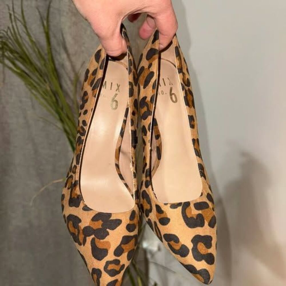 Mix No. 6 Leopard Print Pointed Toe Pumps